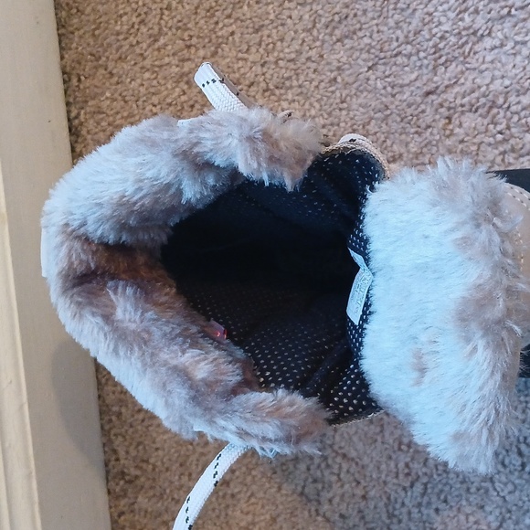 The North Face Women's Black and Cream Winter Boots - Picture 10 of 11